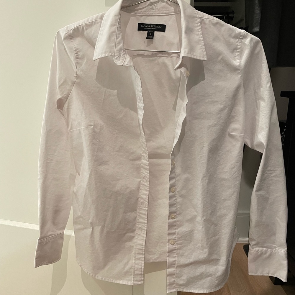 Banana Republic white collared blouse